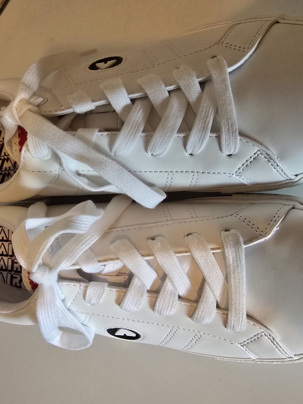 AIRWALK MENS SHOES SIZE 10.5 BOAT/CASUAL WEAR BLACK/WHITE NEW/NEVER WORN NO BOX